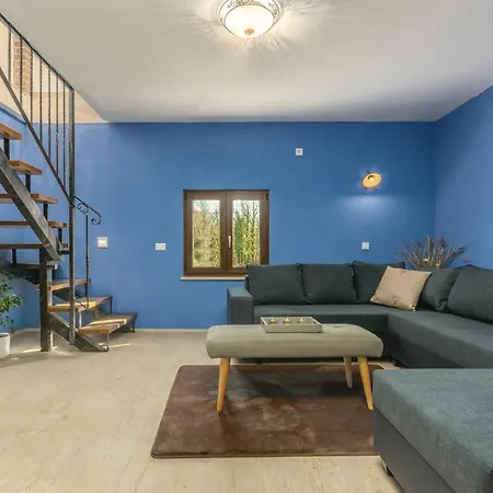 Three-bedroom In Tatil Evi *