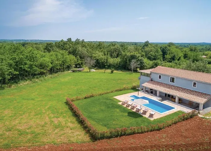 Dom wakacyjny Three-bedroom In Katun