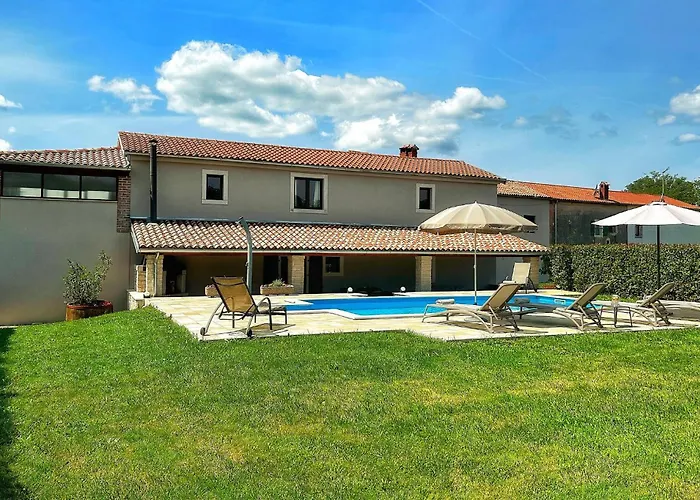 Three-bedroom In Katun