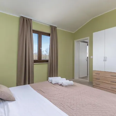 Three-bedroom In Katun