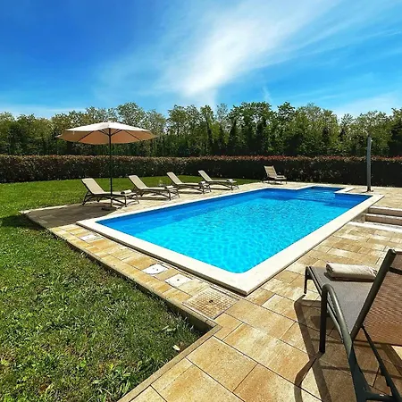 Amazing Home In Katun