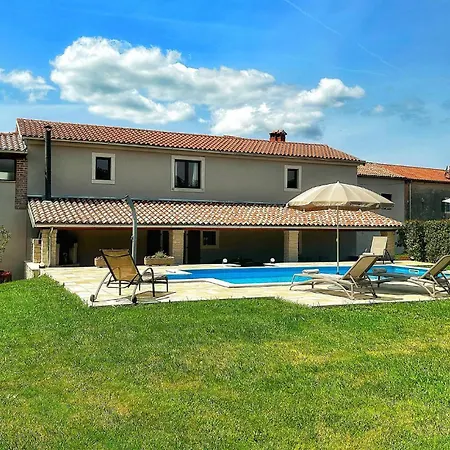 Amazing Home In Katun Katun